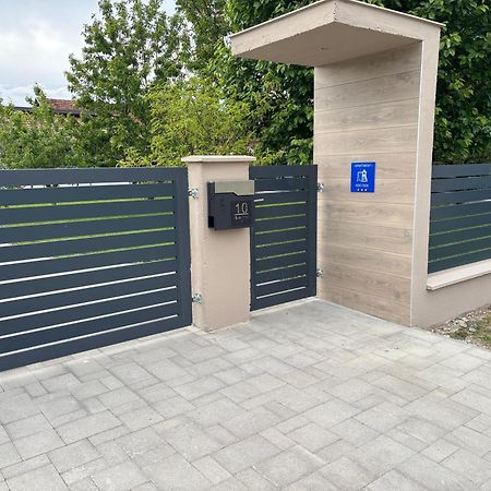 Kod Dide - Entry With Pin 0-24H Apartment สลาวอนสกีบรอด ภายนอก รูปภาพ