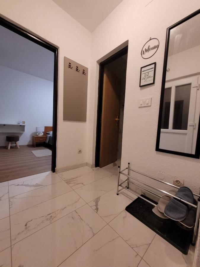 Kod Dide - Entry With Pin 0-24H Apartment สลาวอนสกีบรอด ภายนอก รูปภาพ
