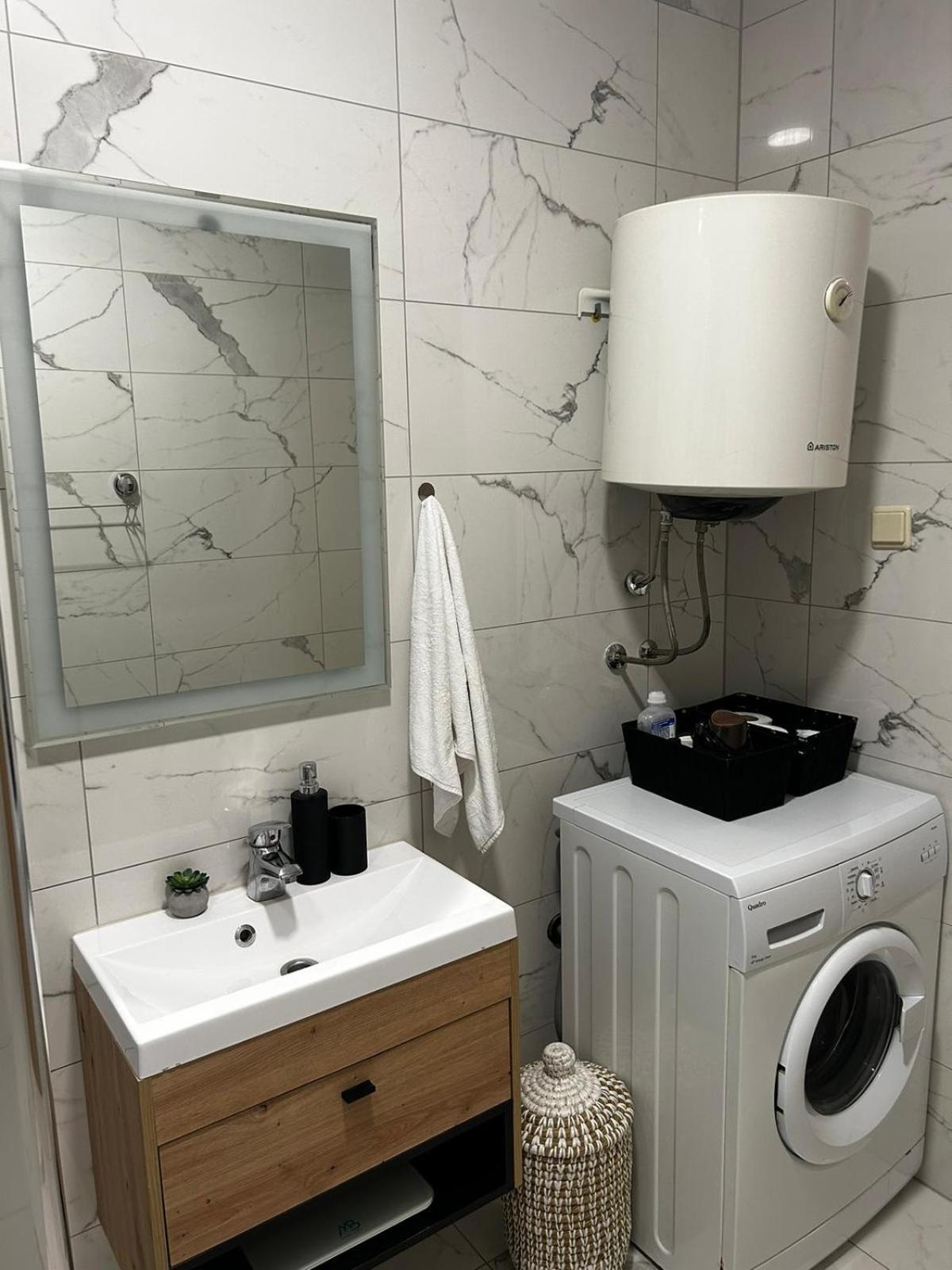Kod Dide - Entry With Pin 0-24H Apartment สลาวอนสกีบรอด ภายนอก รูปภาพ