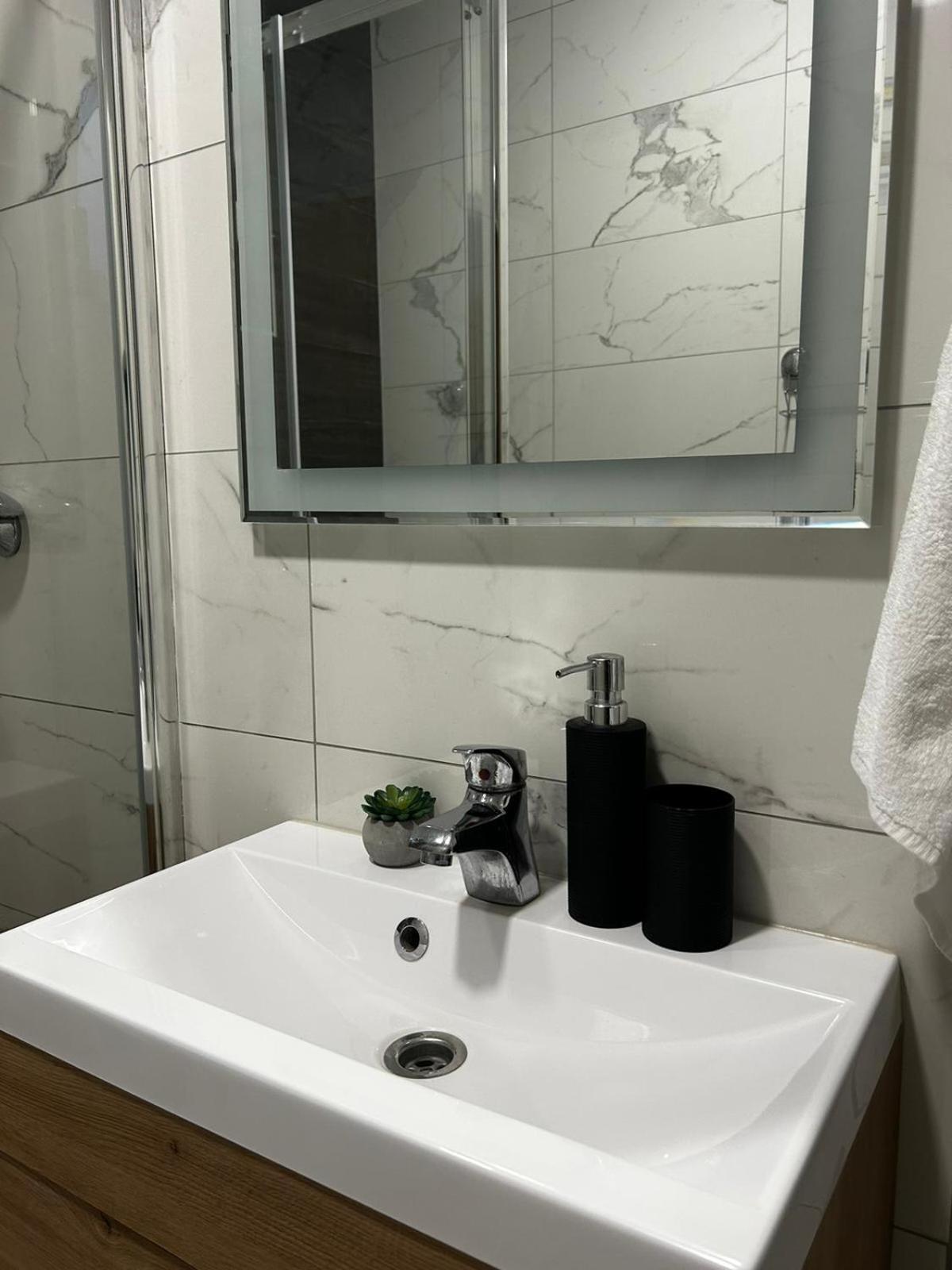 Kod Dide - Entry With Pin 0-24H Apartment สลาวอนสกีบรอด ภายนอก รูปภาพ