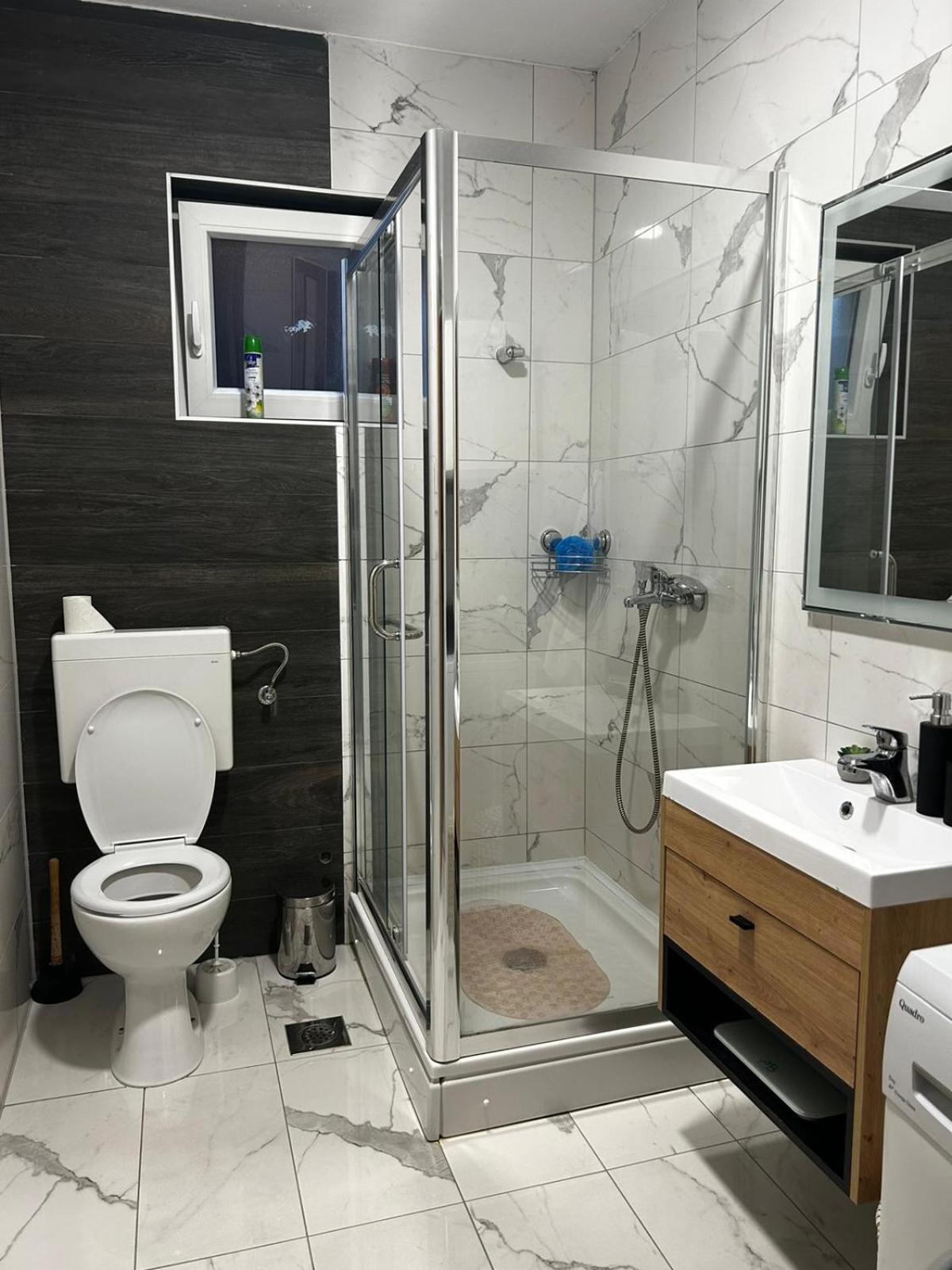 Kod Dide - Entry With Pin 0-24H Apartment สลาวอนสกีบรอด ภายนอก รูปภาพ