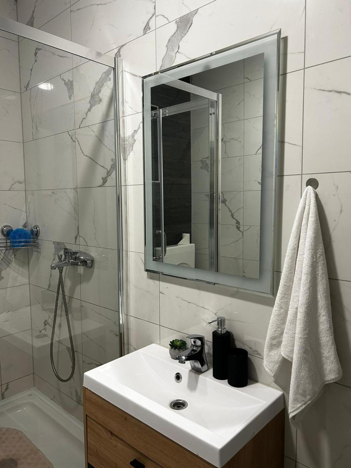 Kod Dide - Entry With Pin 0-24H Apartment สลาวอนสกีบรอด ภายนอก รูปภาพ