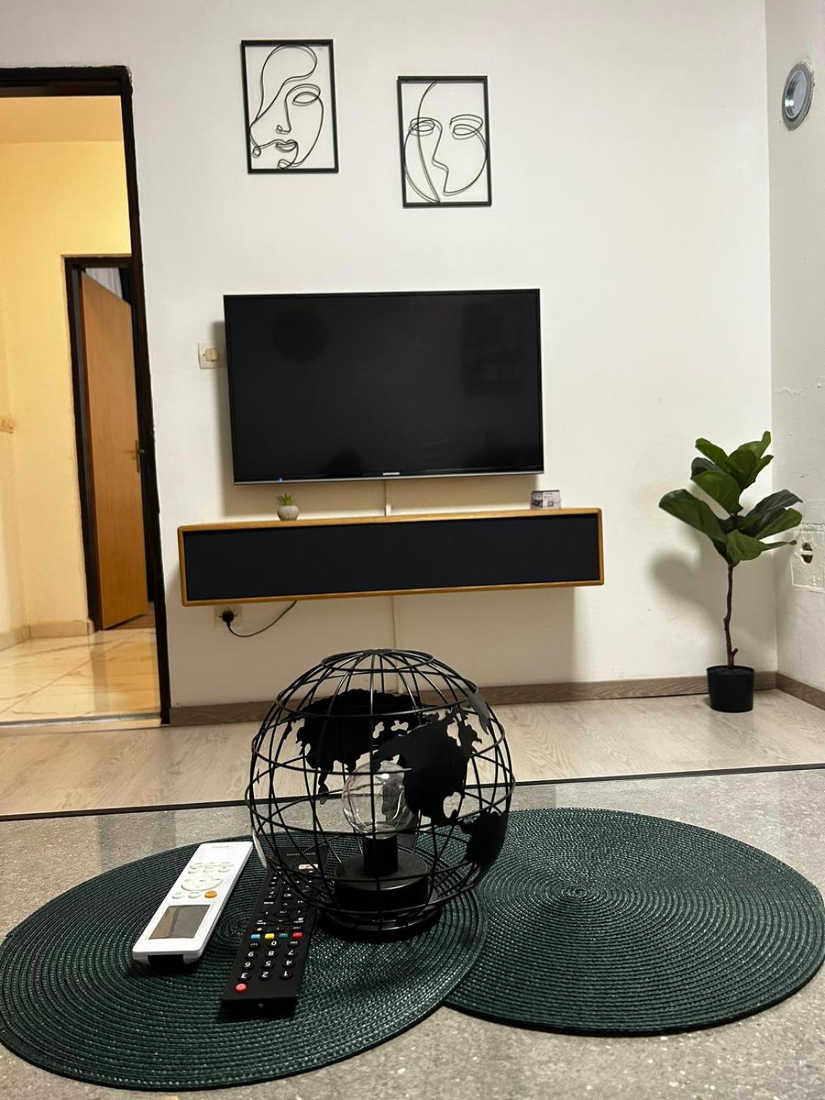 Kod Dide - Entry With Pin 0-24H Apartment สลาวอนสกีบรอด ภายนอก รูปภาพ
