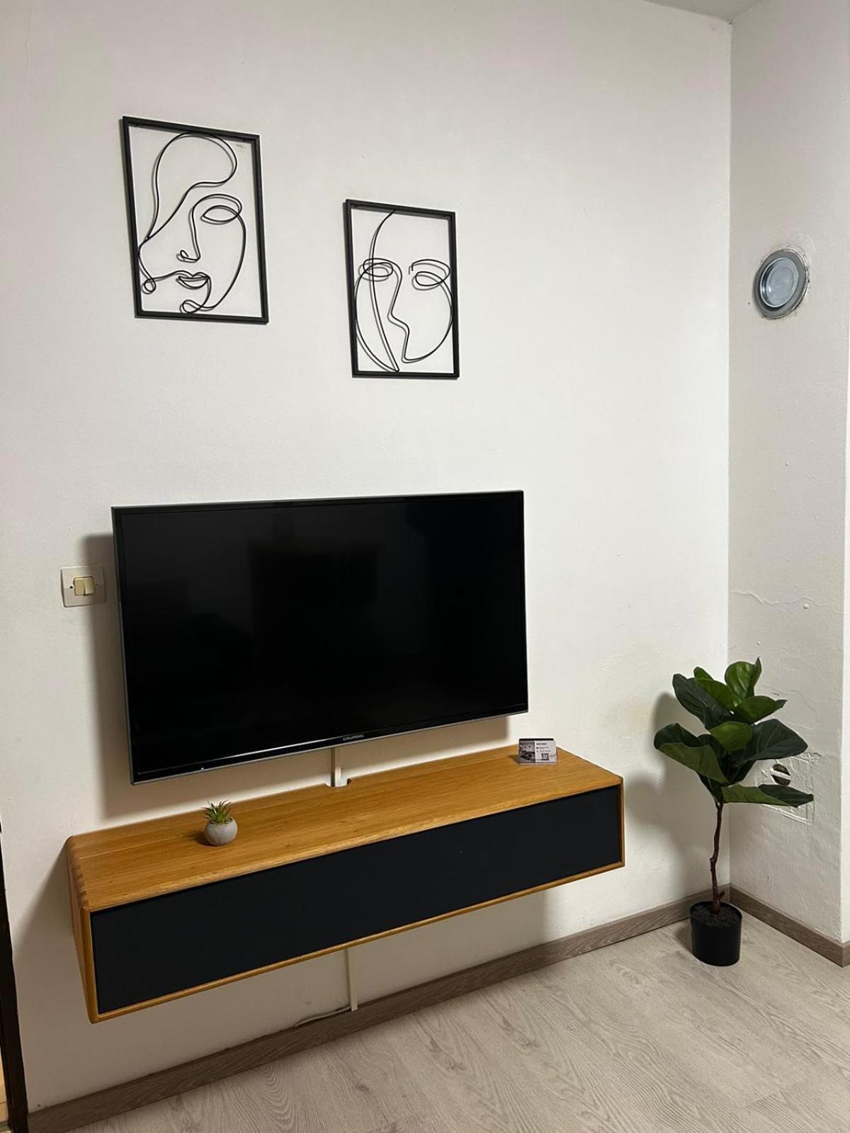 Kod Dide - Entry With Pin 0-24H Apartment สลาวอนสกีบรอด ภายนอก รูปภาพ