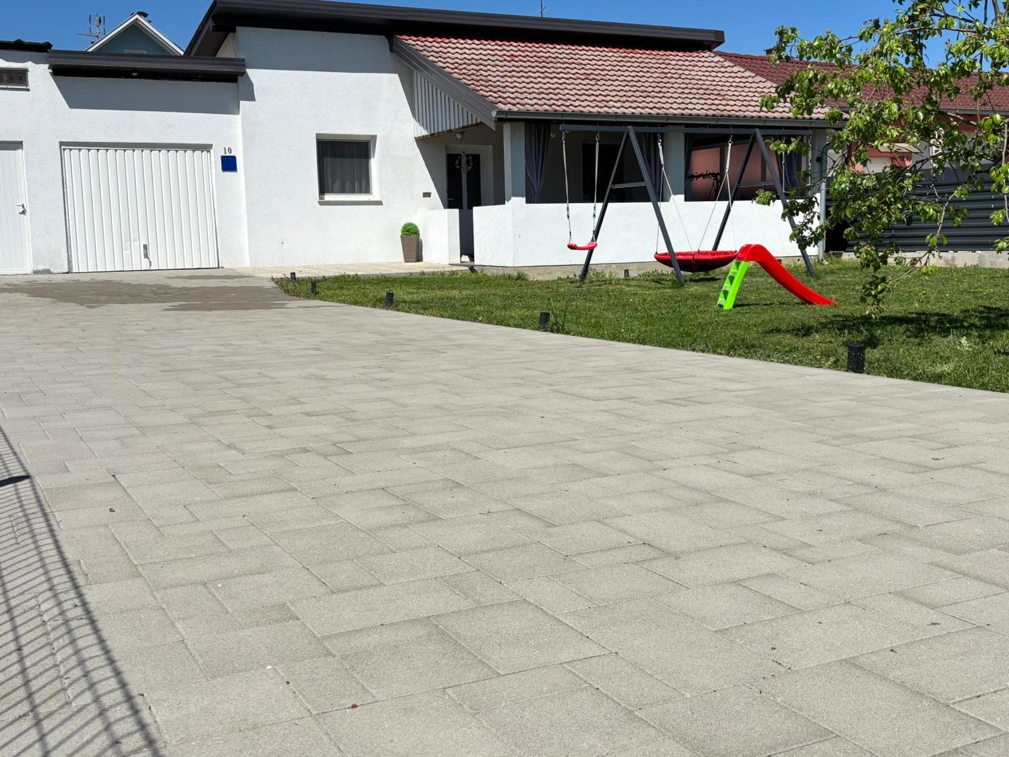 Kod Dide - Entry With Pin 0-24H Apartment สลาวอนสกีบรอด ภายนอก รูปภาพ