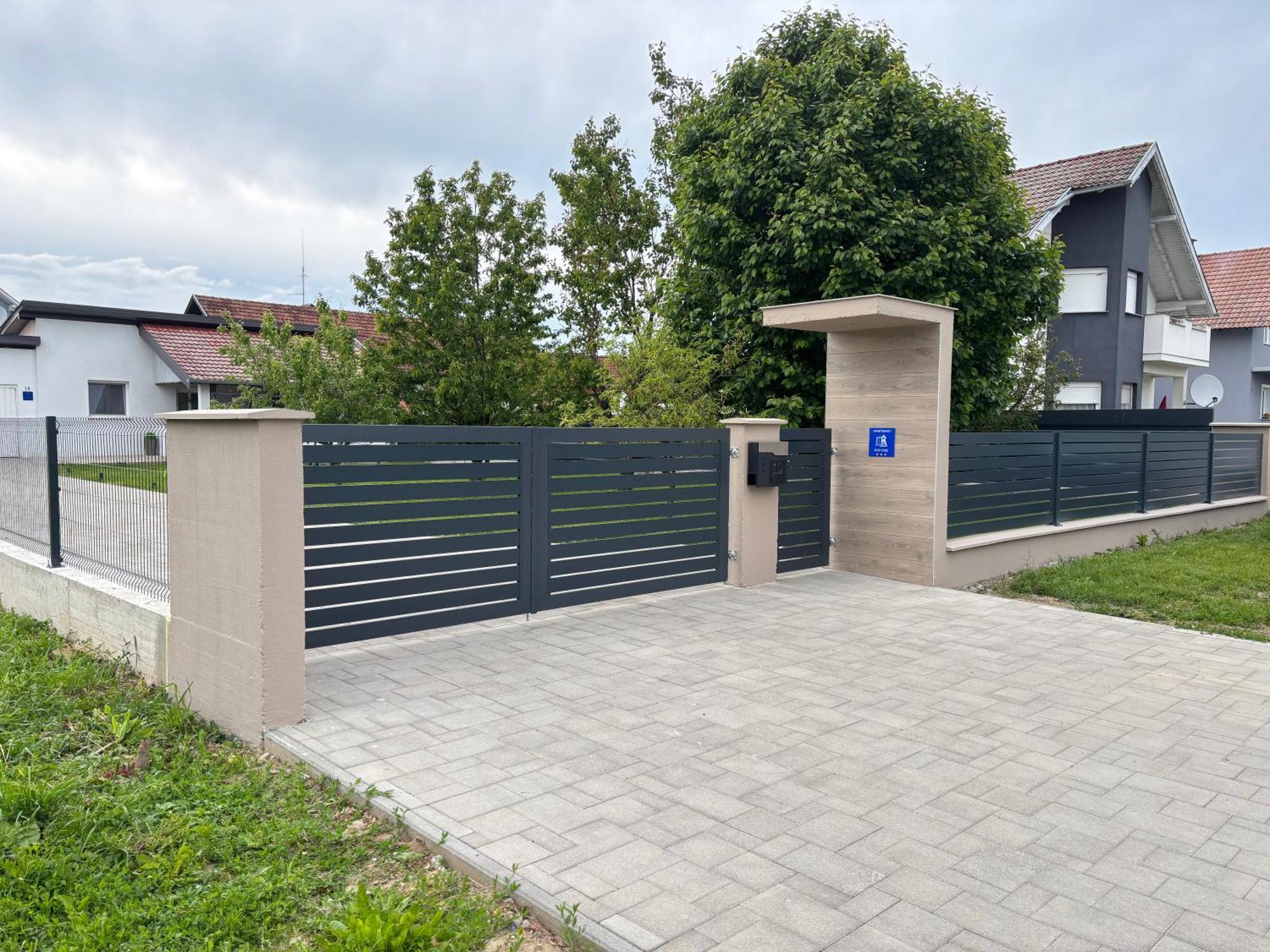 Kod Dide - Entry With Pin 0-24H Apartment สลาวอนสกีบรอด ภายนอก รูปภาพ